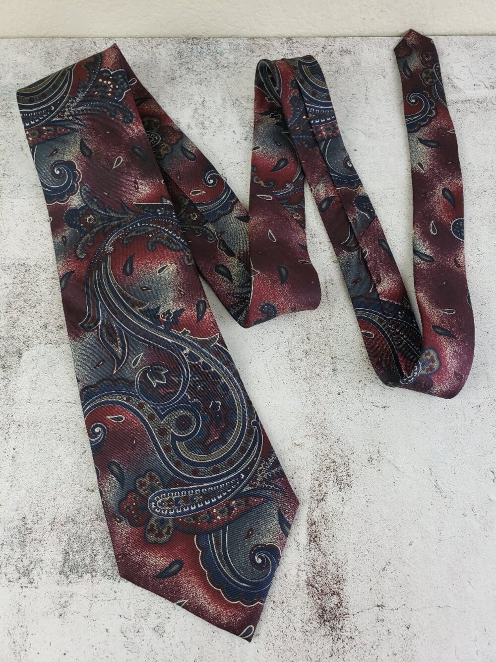 Vintage Mervyns Cambridge Classics 100% Italian Silk Neck Tie Paisley Print USA
